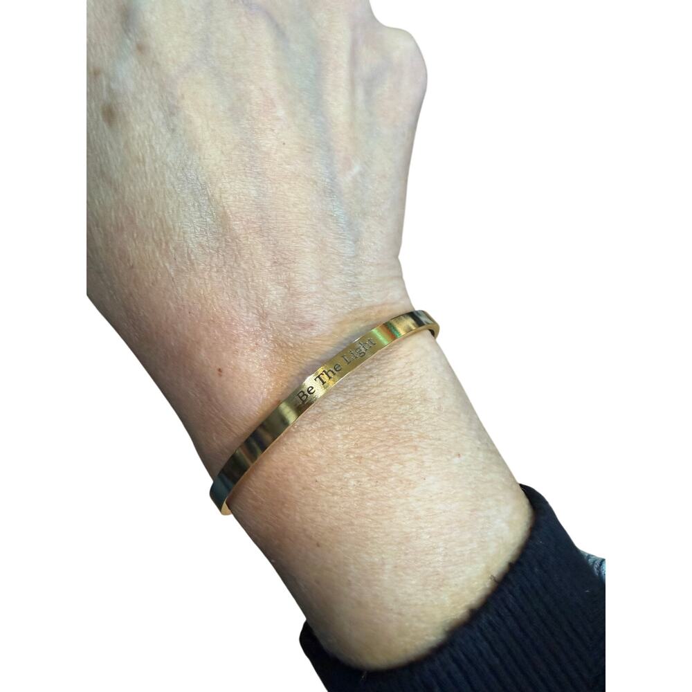 Mint & Lilly Bracelet*Engraved Outside:"Be The Light" Inside: "Your A Diamond"